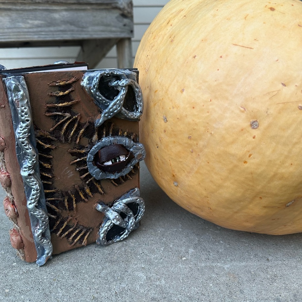 Hocus-pocus book - Picture 2 of 4